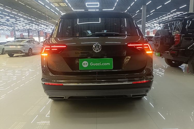 Used Volkswagen Tiguan L 2017 380TSI Automatic All-Wheel-Drive Luxury Edition Rear