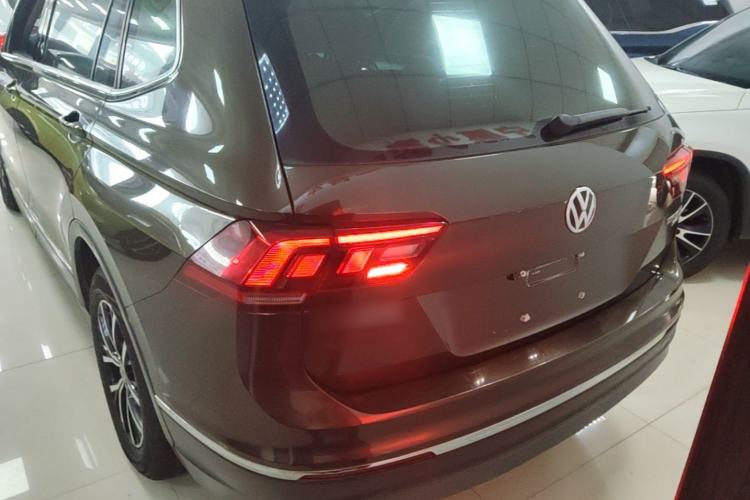 Used Volkswagen Tiguan L 2017 330TSI Automatic Two-Wheel Drive Luxury Edition Rear