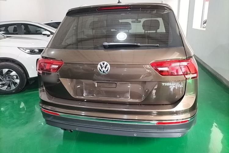 Used Volkswagen Tiguan L 2017 330TSI Automatic Two-Wheel Drive Luxury Edition Rear