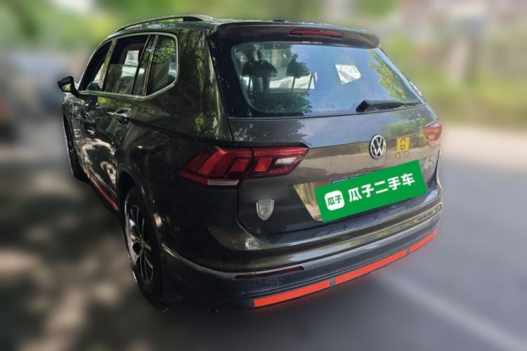 Used Volkswagen Tiguan L 2017 330TSI Automatic Two-Wheel Drive Luxury Edition Rear Left 45 Deg