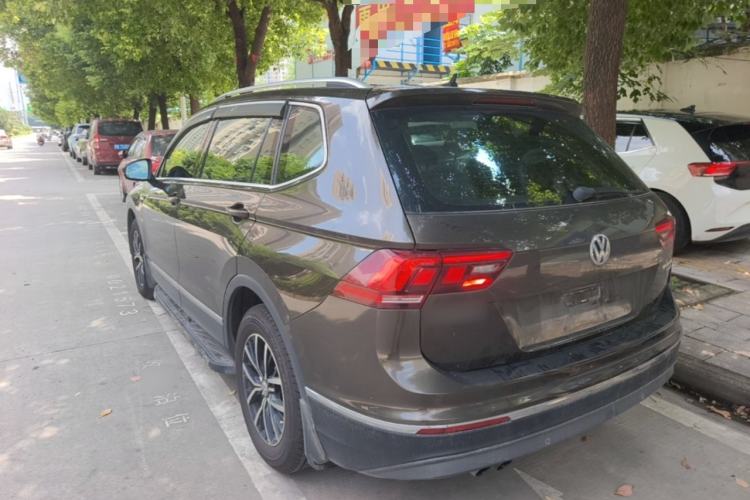 Used Volkswagen Tiguan L 2017 330TSI Automatic Two-Wheel Drive Luxury Edition Rear Left 45 Deg