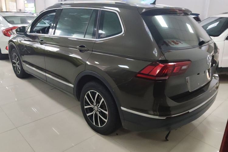 Used Volkswagen Tiguan L 2017 330TSI Automatic Two-Wheel Drive Luxury Edition Rear Left 45 Deg