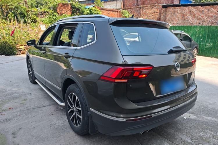 Used Volkswagen Tiguan L 2017 330TSI Automatic Two-Wheel Drive Luxury Edition Rear Left 45 Deg
