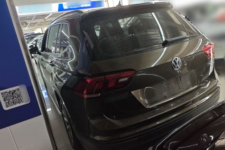 Used Volkswagen Tiguan L 2017 330TSI Automatic Two-Wheel Drive Luxury Edition Rear Left 45 Deg