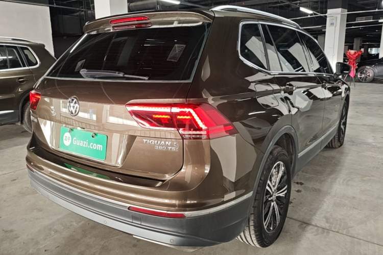 Used Volkswagen Tiguan L 2017 380TSI Automatic All-Wheel-Drive Luxury Edition Rear Right 45 Deg