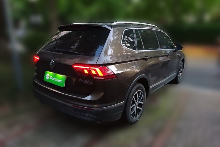 Used Volkswagen Tiguan L 2017 330TSI Automatic Two-Wheel Drive Luxury Edition Rear Right 45 Deg