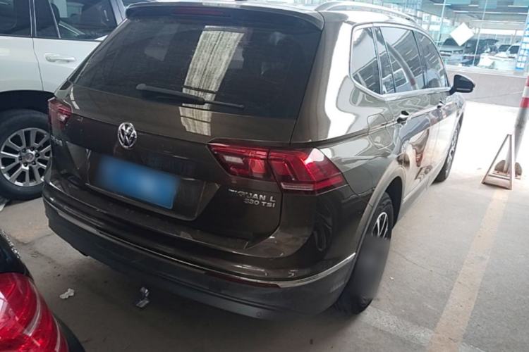 Used Volkswagen Tiguan L 2017 330TSI Automatic Two-Wheel Drive Luxury Edition Rear Right 45 Deg