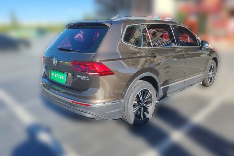 Used Volkswagen Tiguan L 2017 330TSI Automatic Two-Wheel Drive Flagship Edition Rear Right 45 Deg