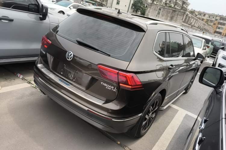 Used Volkswagen Tiguan L 2017 330TSI Automatic Two-Wheel Drive Flagship Edition Rear Right 45 Deg