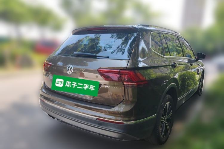 Used Volkswagen Tiguan L 2017 330TSI Automatic Two-Wheel Drive Flagship Edition Rear Right 45 Deg