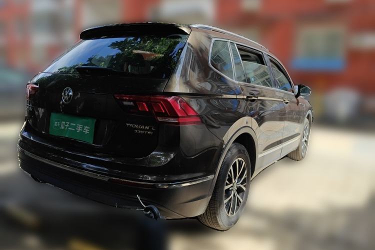 Used Volkswagen Tiguan L 2017 330TSI Automatic Two-Wheel Drive Luxury Edition Rear Right 45 Deg