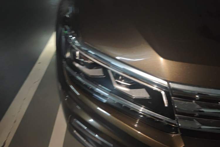 Used Volkswagen Tiguan L 2017 330TSI Automatic Two-Wheel Drive Flagship Edition Right Front Headlight