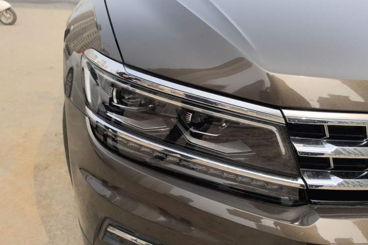 Used Volkswagen Tiguan L 2017 330TSI Automatic Two-Wheel Drive Flagship Edition Right Front Headlight