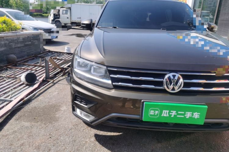 Used Volkswagen Tiguan L 2017 330TSI Automatic Two-Wheel Drive Luxury Edition Right Front Headlight