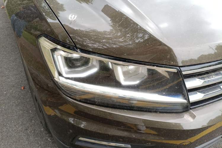 Used Volkswagen Tiguan L 2017 330TSI Automatic Two-Wheel Drive Luxury Edition Right Front Headlight