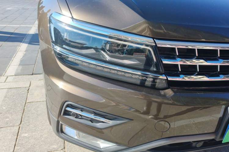 Used Volkswagen Tiguan L 2017 330TSI Automatic Two-Wheel Drive Flagship Edition Right Front Headlight