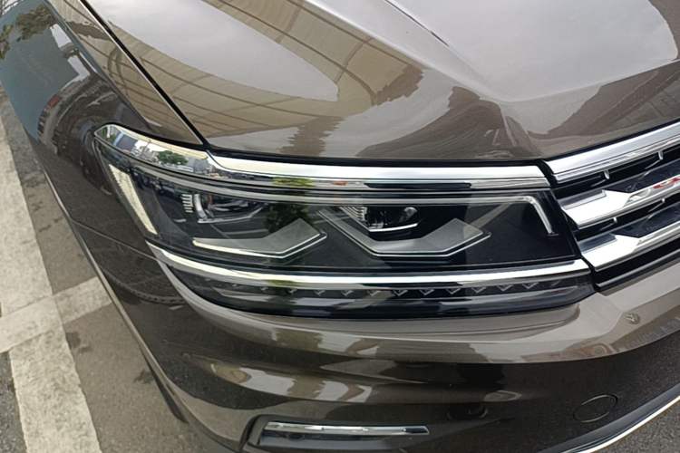 Used Volkswagen Tiguan L 2017 330TSI Automatic Two-Wheel Drive Flagship Edition Right Front Headlight