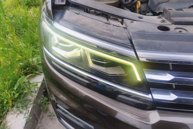 Used Volkswagen Tiguan L 2017 330TSI Automatic Two-Wheel Drive Flagship Edition Right Front Headlight
