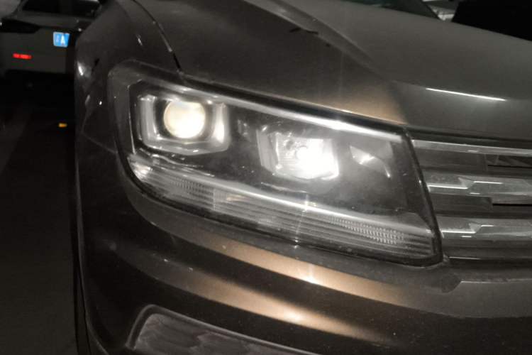 Used Volkswagen Tiguan L 2017 330TSI Automatic Two-Wheel Drive Luxury Edition Right Front Headlight