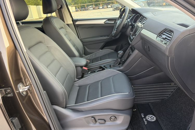 Used Volkswagen Tiguan L 2017 330TSI Automatic Two-Wheel Drive Flagship Edition Right Front Seat