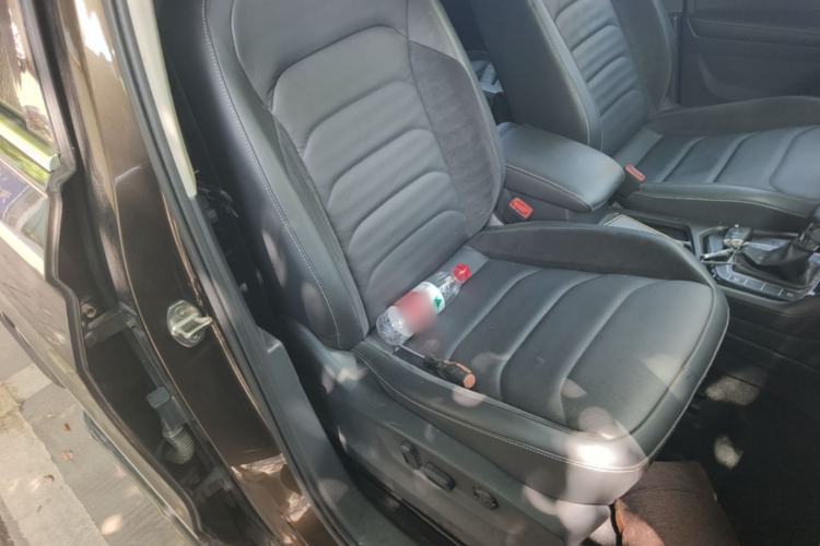 Used Volkswagen Tiguan L 2017 330TSI Automatic Two-Wheel Drive Luxury Edition Right Front Seat