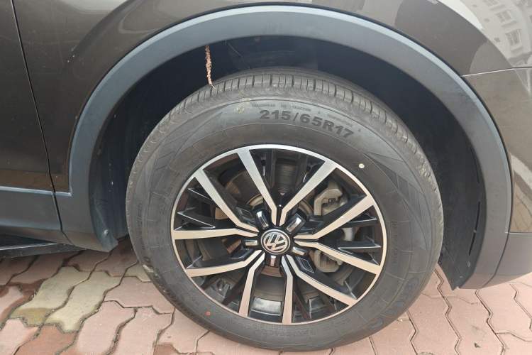 Used Volkswagen Tiguan L 2017 330TSI Automatic Two-Wheel Drive Luxury Edition Right Front Wheel Hub
