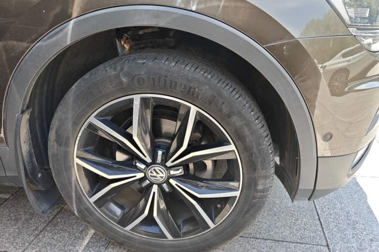 Used Volkswagen Tiguan L 2017 330TSI Automatic Two-Wheel Drive Flagship Edition Right Front Wheel Hub