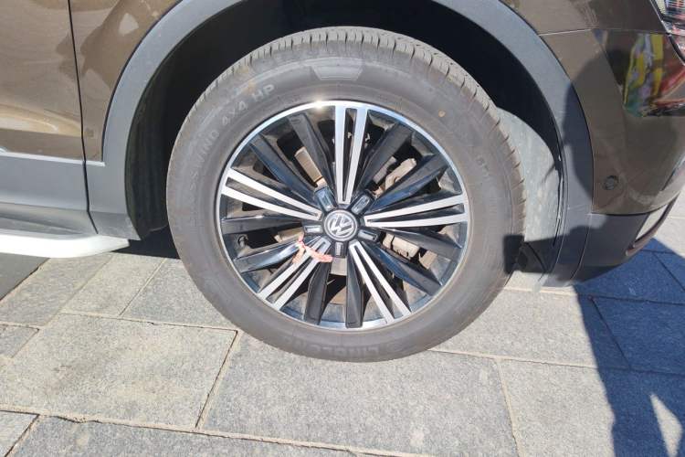 Used Volkswagen Tiguan L 2017 330TSI Automatic Two-Wheel Drive Flagship Edition Right Front Wheel Hub