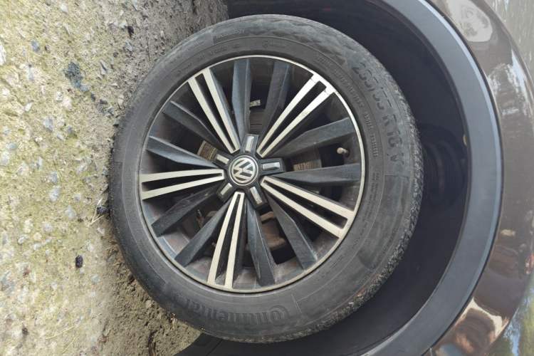 Used Volkswagen Tiguan L 2017 380TSI Automatic All-Wheel-Drive Flagship Edition Right Front Wheel Hub