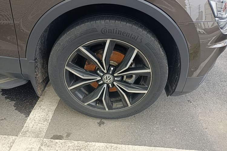 Used Volkswagen Tiguan L 2017 330TSI Automatic Two-Wheel Drive Flagship Edition Right Front Wheel Hub