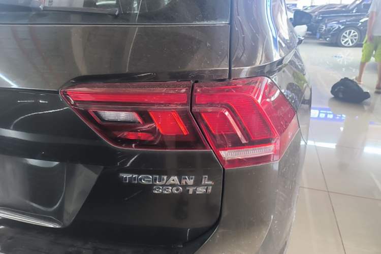 Used Volkswagen Tiguan L 2017 330TSI Automatic Two-Wheel Drive Luxury Edition Right Rear Taillight