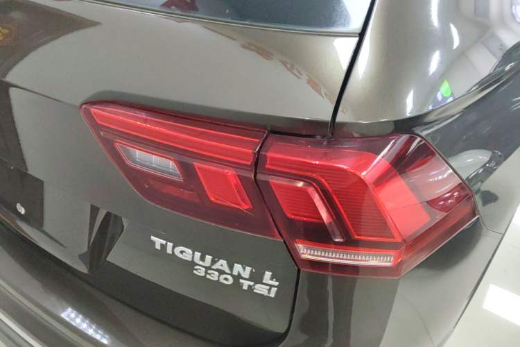 Used Volkswagen Tiguan L 2017 330TSI Automatic Two-Wheel Drive Luxury Edition Right Rear Taillight
