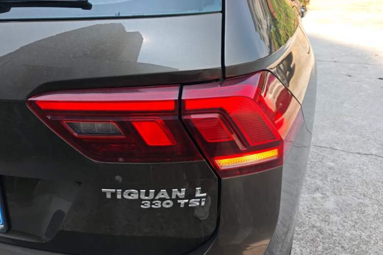 Used Volkswagen Tiguan L 2017 330TSI Automatic Two-Wheel Drive Luxury Edition Right Rear Taillight