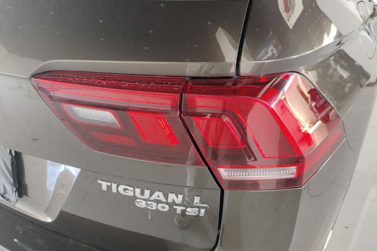 Used Volkswagen Tiguan L 2017 330TSI Automatic Two-Wheel Drive Luxury Edition Right Rear Taillight