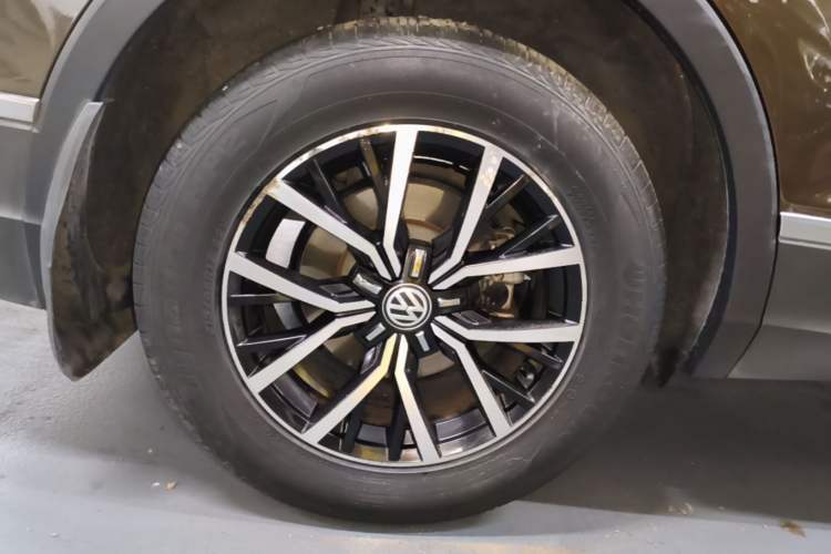 Used Volkswagen Tiguan L 2017 330TSI Automatic Two-Wheel Drive Comfort Edition Right Rear Wheel Hub
