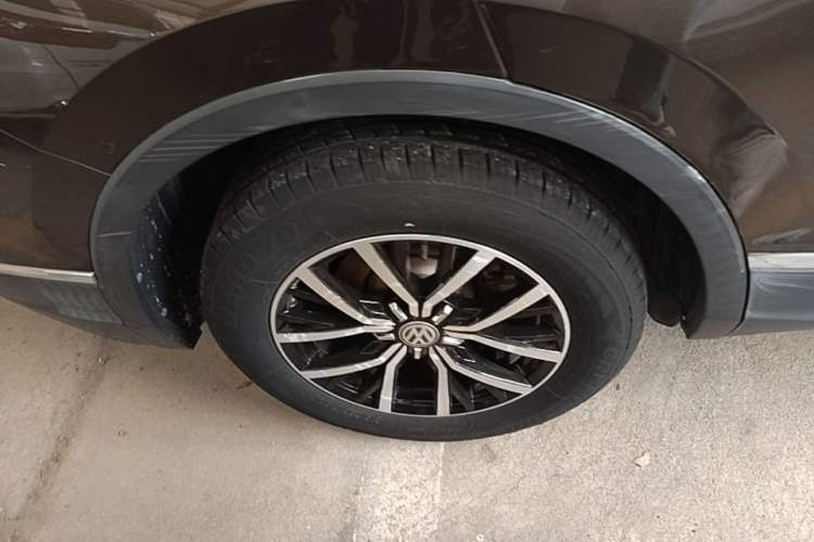 Used Volkswagen Tiguan L 2017 330TSI Automatic Two-Wheel Drive Luxury Edition Right Rear Wheel Hub