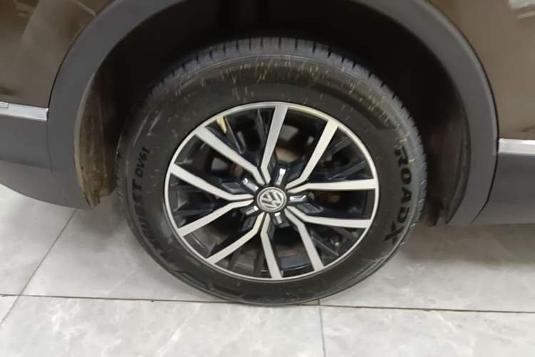 Used Volkswagen Tiguan L 2017 330TSI Automatic Two-Wheel Drive Luxury Edition Right Rear Wheel Hub