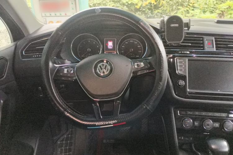 Used Volkswagen Tiguan L 2017 330TSI Automatic Two-Wheel Drive Luxury Edition Steering Wheel