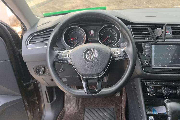 Used Volkswagen Tiguan L 2017 330TSI Automatic Two-Wheel Drive Flagship Edition Steering Wheel