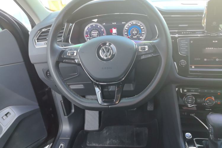Used Volkswagen Tiguan L 2017 330TSI Automatic Two-Wheel Drive Flagship Edition Steering Wheel