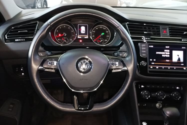 Used Volkswagen Tiguan L 2017 380TSI Automatic All-Wheel Drive Supreme Flagship Edition Steering Wheel