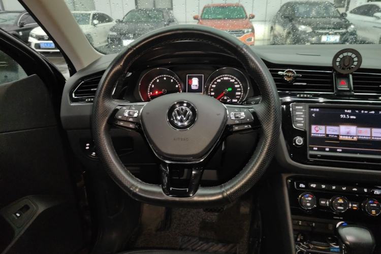 Used Volkswagen Tiguan L 2017 380TSI Automatic All-Wheel-Drive Flagship Edition Steering Wheel