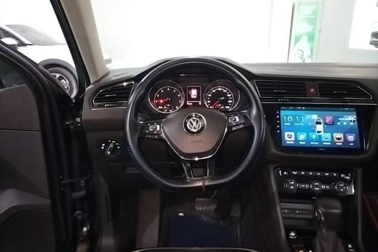 Used Volkswagen Tiguan L 2017 330TSI Automatic Two-Wheel Drive Luxury Edition Steering Wheel