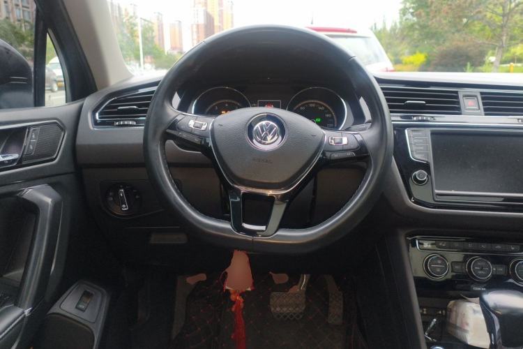 Used Volkswagen Tiguan L 2017 330TSI Automatic Two-Wheel Drive Flagship Edition Steering Wheel
