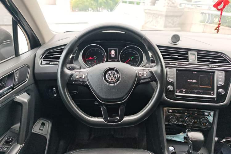 Used Volkswagen Tiguan L 2017 330TSI Automatic Two-Wheel Drive Flagship Edition Steering Wheel