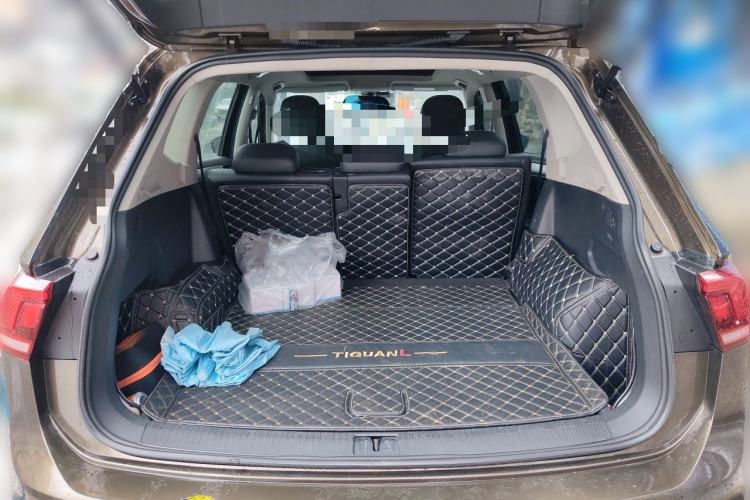 Used Volkswagen Tiguan L 2017 330TSI Automatic Two-Wheel Drive Luxury Edition Trunk