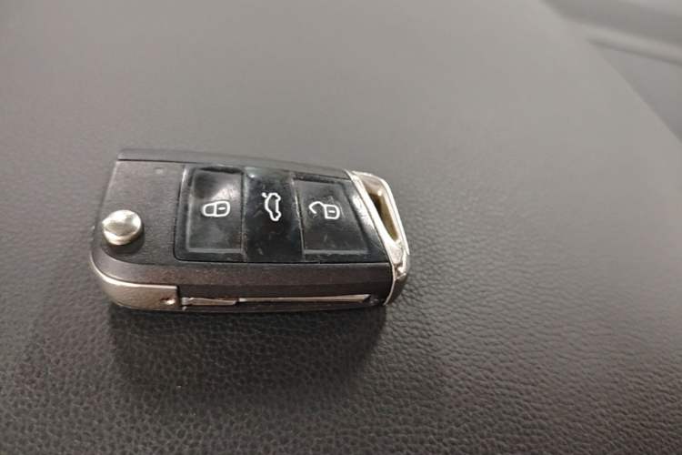 Used Volkswagen Tiguan L 2017 380TSI Automatic All-Wheel-Drive Luxury Edition Vehicle Key