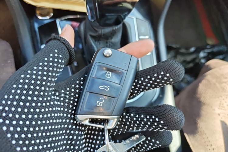 Used Volkswagen Tiguan L 2017 380TSI Automatic All-Wheel-Drive Luxury Edition Vehicle Key