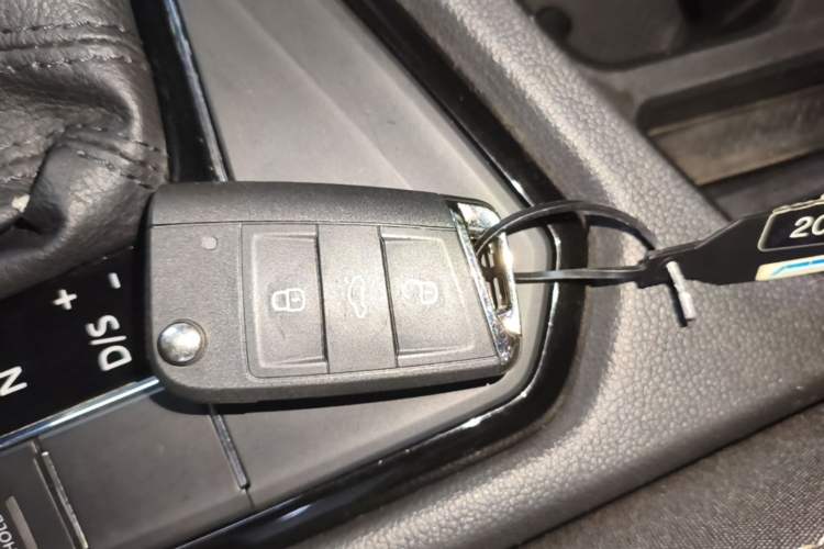 Used Volkswagen Tiguan L 2017 330TSI Automatic Two-Wheel Drive Comfort Edition Vehicle Key