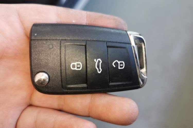 Used Volkswagen Tiguan L 2017 380TSI Automatic All-Wheel-Drive Luxury Edition Vehicle Key